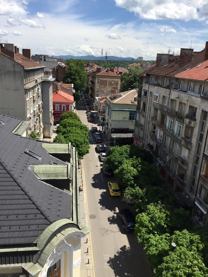 Rooftop Oscar Wisma tamu